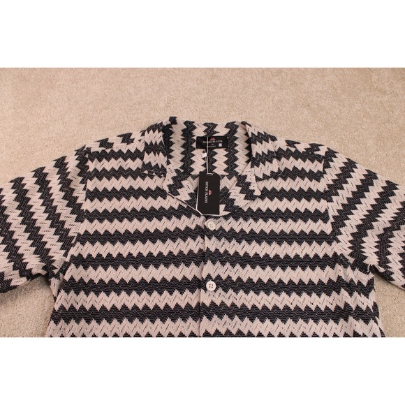Ditch Plains Mens XL Black Zig Zag Crotched Woven‎ Short Sleeve Button Shirt NEW - Picture 2 of 9